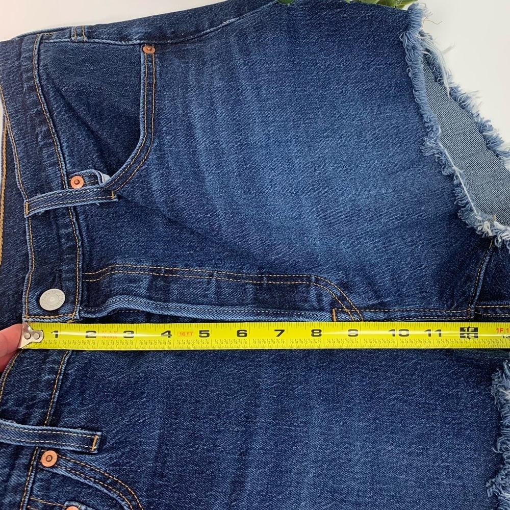 Levi’s 501 Women’s High Rise Button Fly Cutoff Denim Jean Shorts Size 34 - Picture 9 of 11